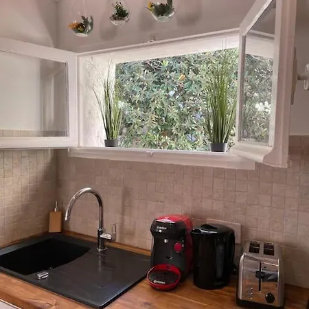 Le Village - Cosy Flat 5 Min Walk Away From Sea Niza