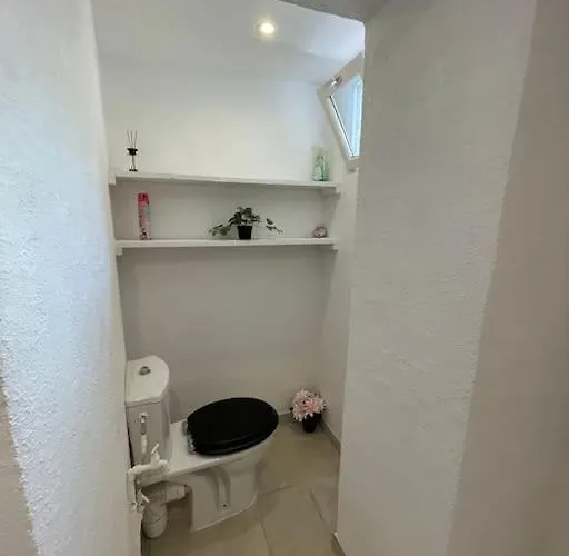 Le Village - Cosy Flat 5 Min Walk Away From Sea