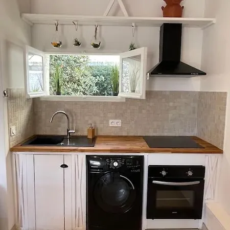 Апартаменты Le Village - Cosy Flat 5 Min Walk Away From Sea